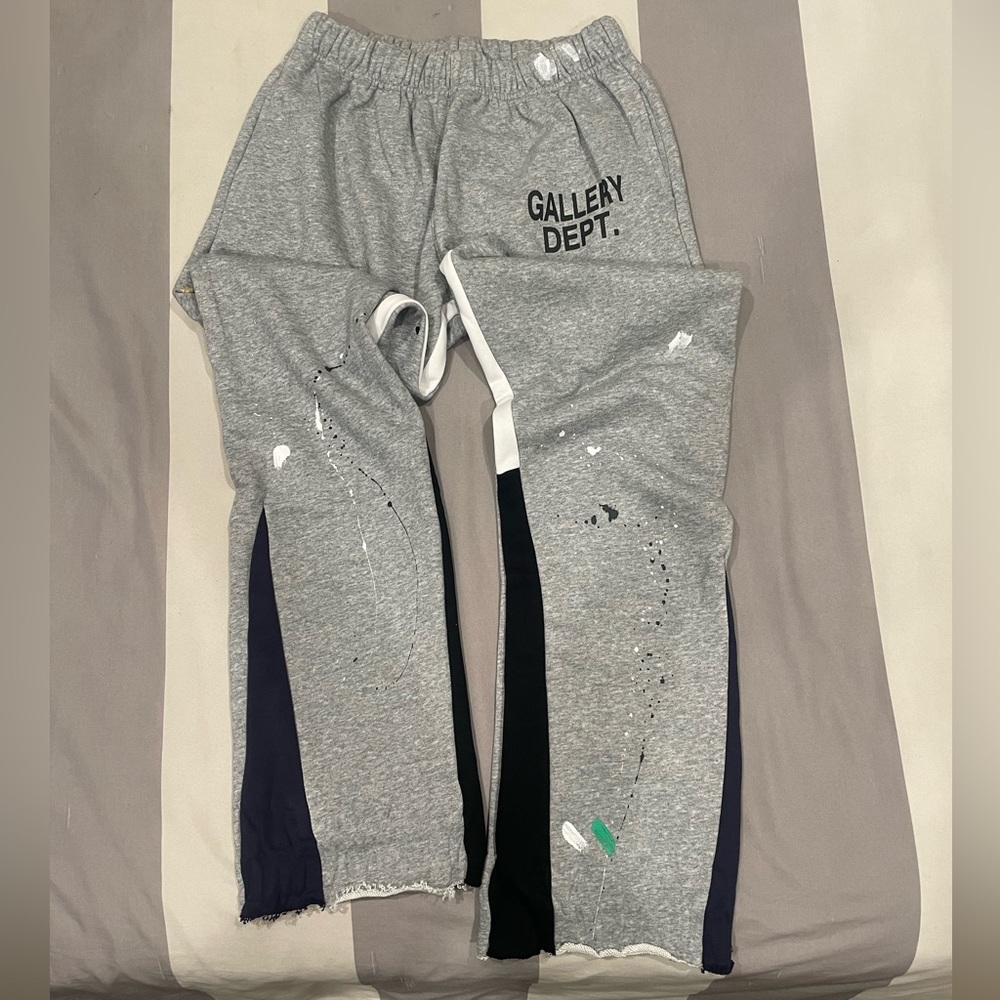 Gallery Dept. Flared Sweatpants - Size M/L